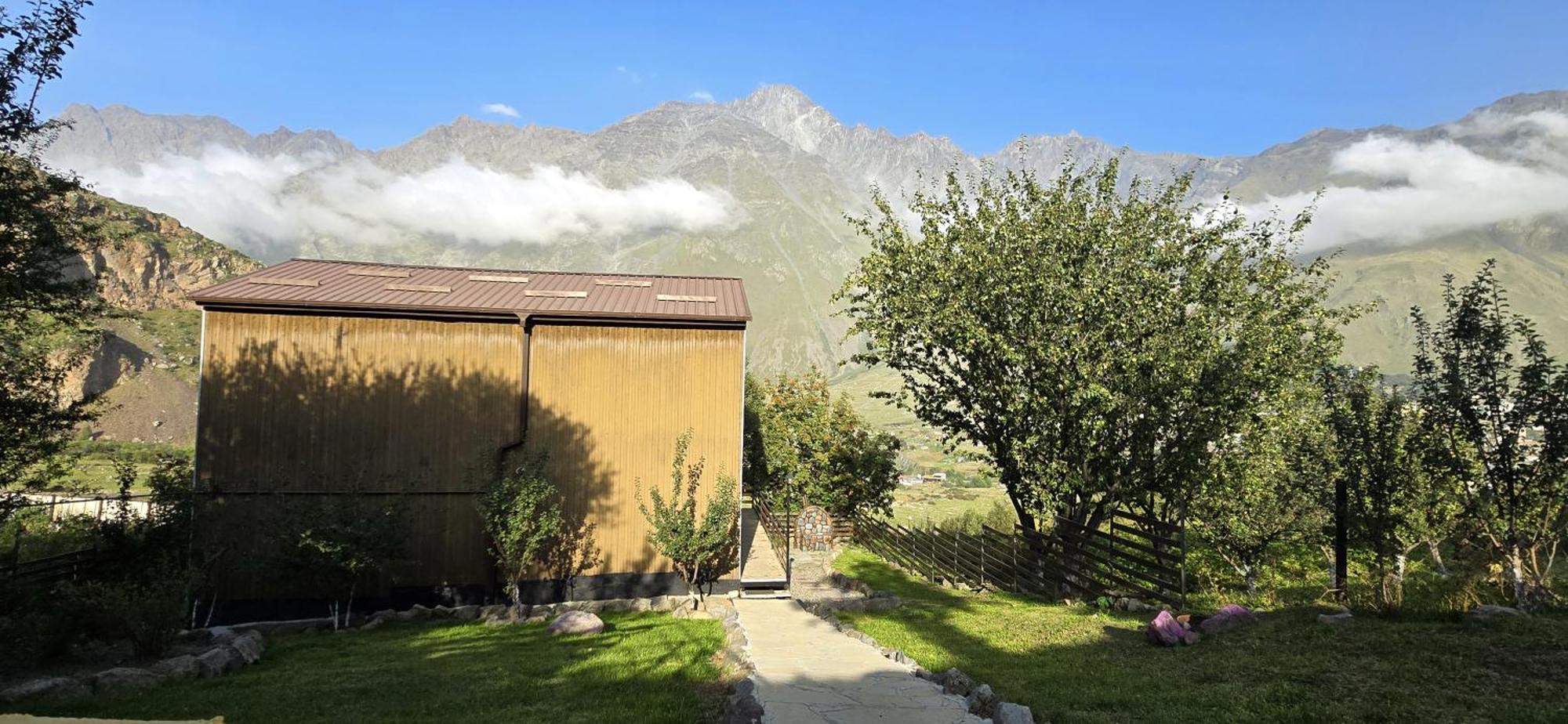 My Space Kazbegi Apartment Exterior photo