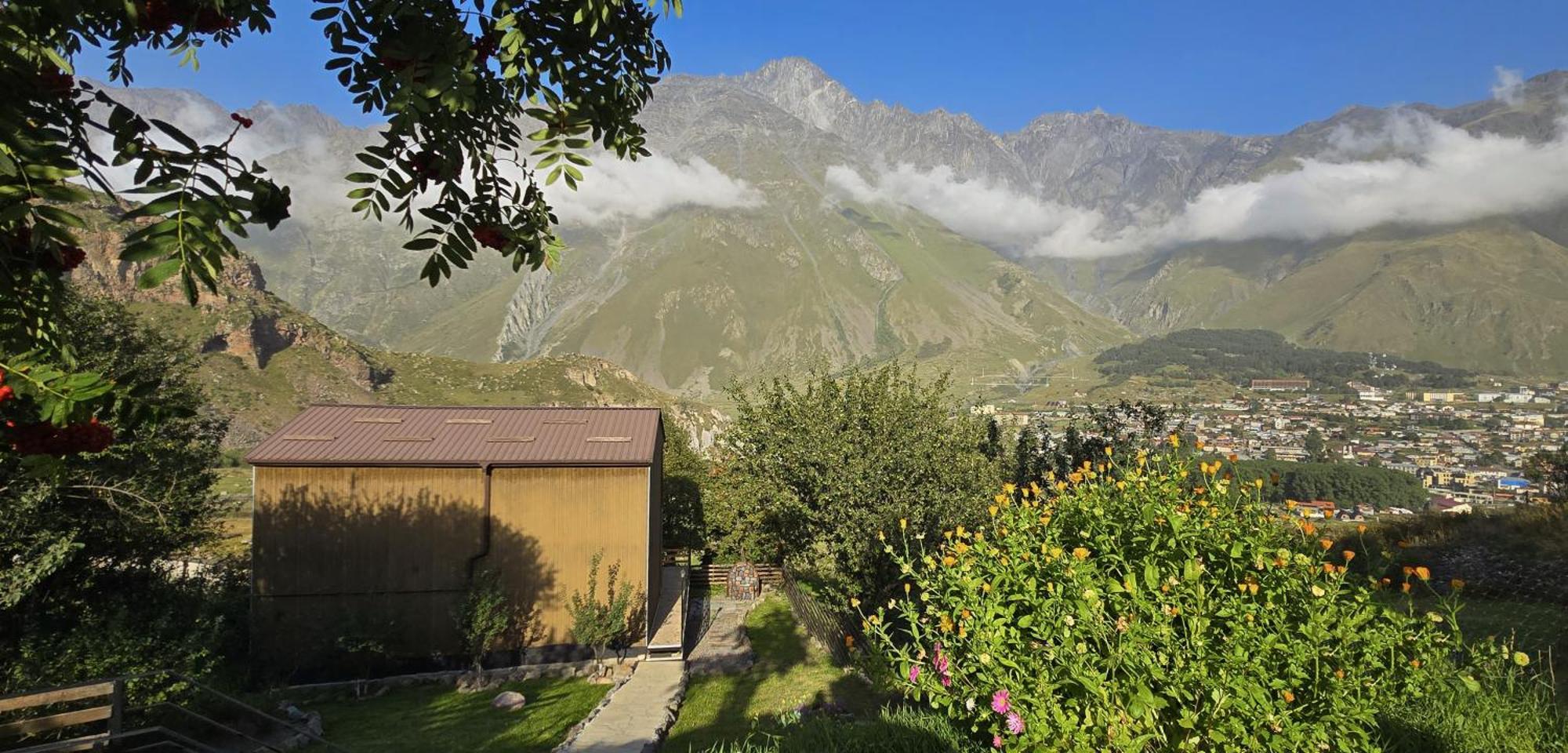 My Space Kazbegi Apartment Exterior photo